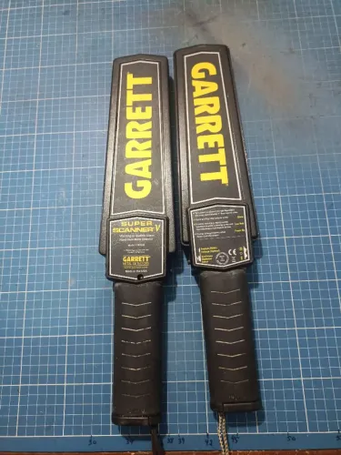 Vendo  2 detector manual de metal 