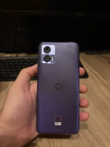 Motorola Edge 30 Neo (Bateria Inchada)