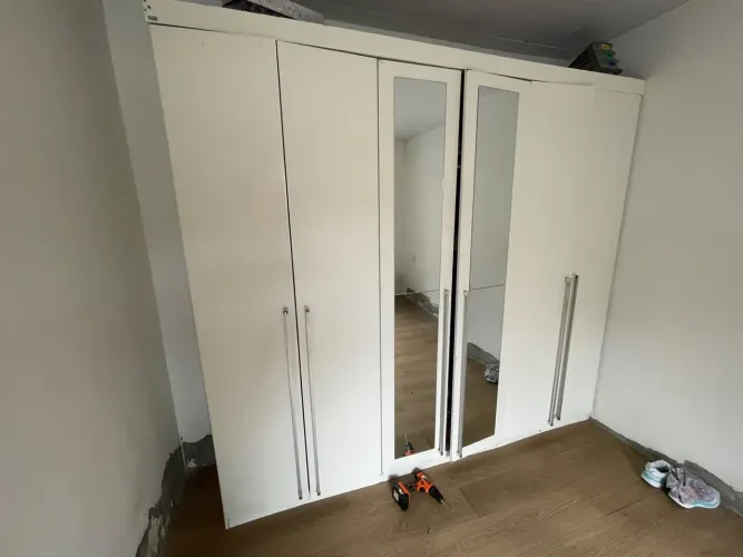 Doação de guarda roupa