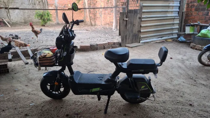 Vende-se ou troca em moto