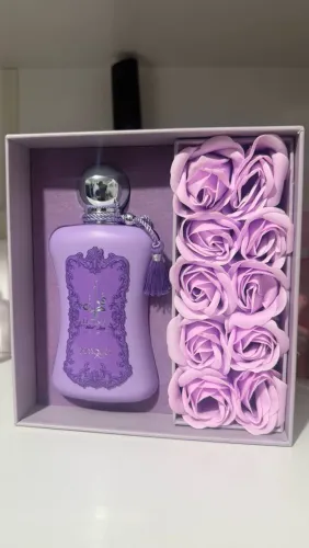 Perfume Desapego sem tampa na caixa.