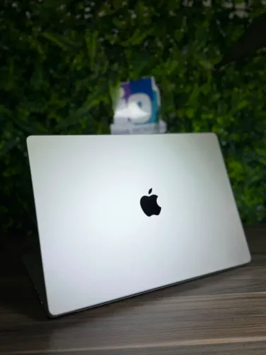 Macbook