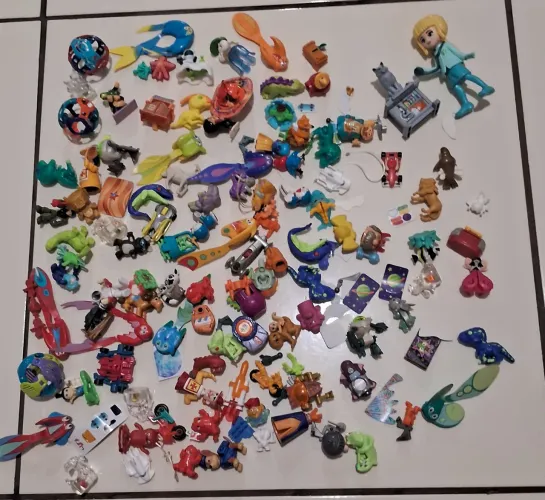 Lote de miniaturas Kinder ovo