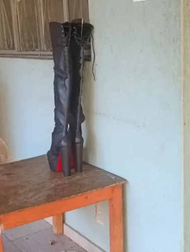 Bota cano alto mafiosa