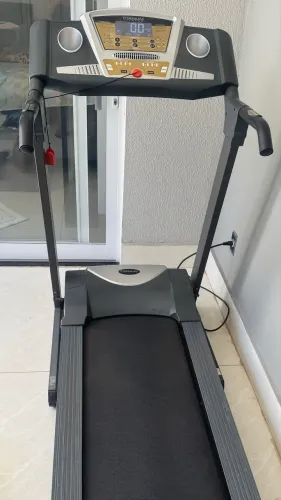 Vende-se uma esteira 