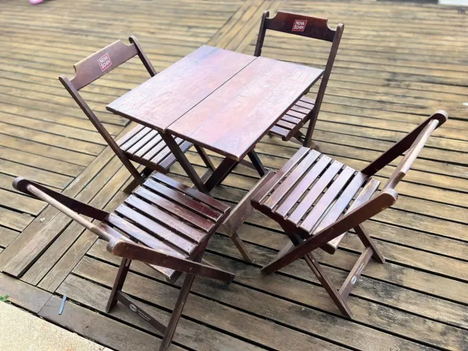 Mesa de madeira Imbuia