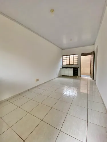 Apto terreo 2 quartos 1 garagem - Jd Guanabara - prox Mercado Perola