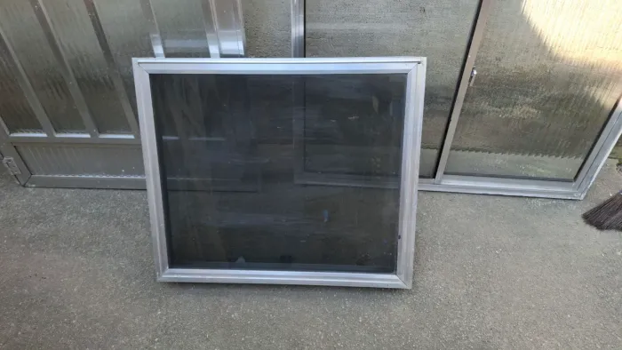 Vendo porta e janelas de alumínio reforçado