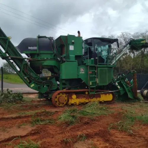 Colheitadeira John Deere CH570 2016 com laudo de teste eletrônico R$ 330 mil