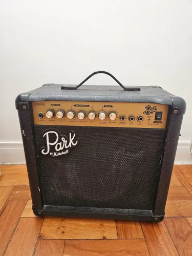 Marshall G15R CD