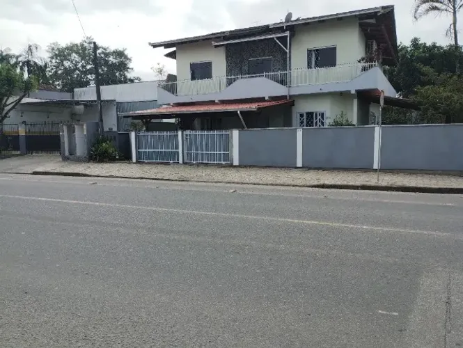 Alugo inferior de sobrado