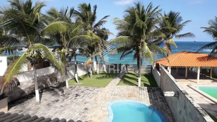 Casa em Enseada dos Corais na beira mar !