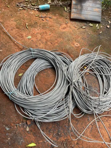 Cabo de aço galvanizado reforçado - cerca de 80 metros - ótimo estado