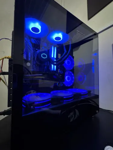 PC Gamer Ryzen 7 5700X3D + RTX 4060 8GB | 32GB RAM | SSD NVMe 1TB | Alto Desempenho
