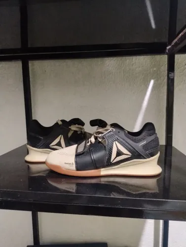 Tênis Reebok Legacy Lifter original - Preto/Bege