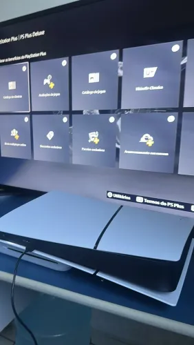 Vendo ps5 slim mídia física
