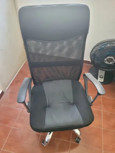 Cadeira de Escritório em Corino e tela