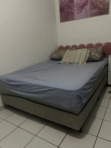 Cama casal de molas