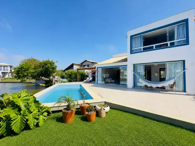 Casa de alto padrão para locação 5 suítes vista lago bairro Manguinhos Búzios