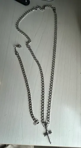 Kit corrente com crucifixo e pulseira em prata