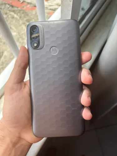celular Motorola E20