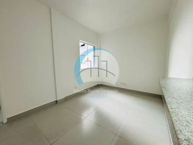 Sala Living Reformada à Venda no Embaré  Santos