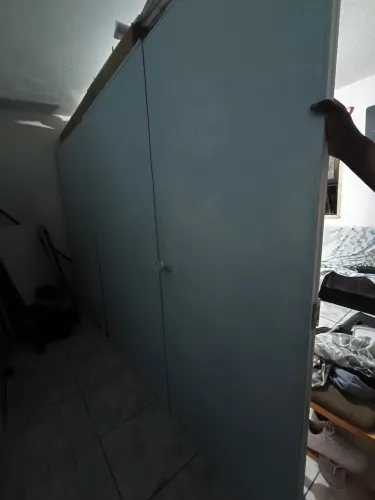 Divisória em alcatrax medida 2.90 altura por 3.40 comprimento