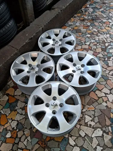 Jogo de rodas de liga leve aro 15/4 furos originais Peugeot 206e 207e 208e308 e outros