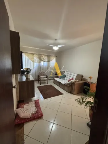 Locação Casa Centro com 4 dormitórios.