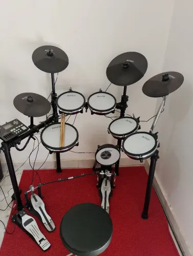 Bateria Eletrônica AMW ED6X PRO com pedal duplo, baquetas, banco e tapete