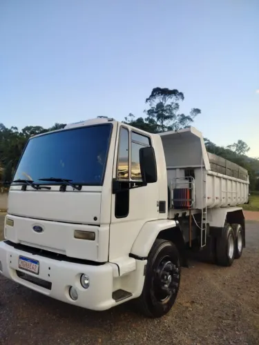 Ford Cargo 2422-E 6x2 2006