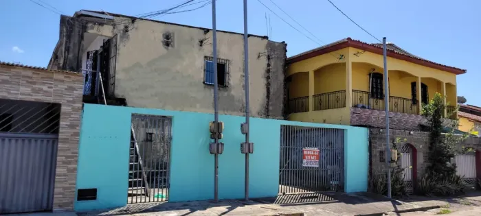 VENDE-SE PRÉDIO RESIDENCIAL NO GUAJARÁ I. NÃO ACEITA FINANCIAMENTO.