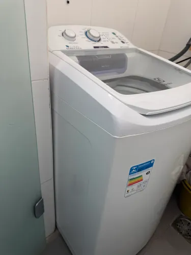 Máquina de roupas Electrolux 8,5 kg - usada 