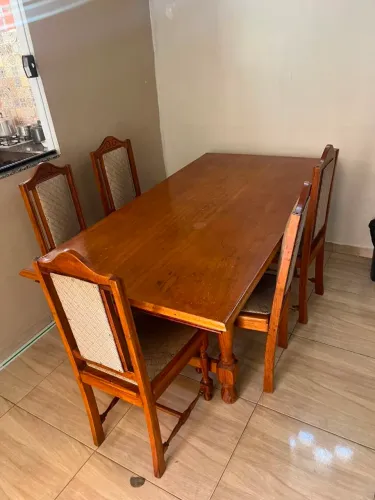 Mesa de Madeira maciça 5 cadeiras