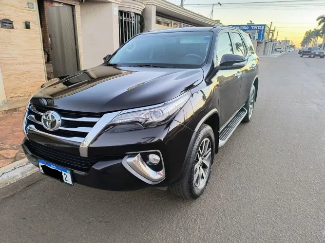 Toyota Hilux SW4 SRX 4X4 2.8 TDI 16V Dies. Aut. 2016