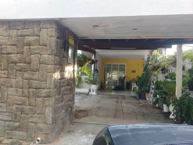 Vendo casa - bairro: Aeroporto