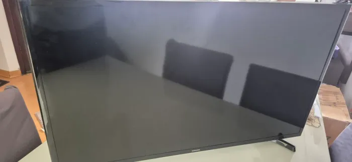 Smart TV Samsung 40" Full HD Bivolt - Modelo UN40J5200 (Com pés e excelente estado)