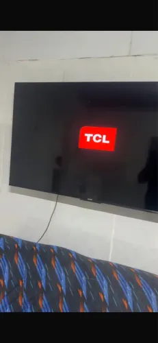 Tv TCL 55 com comando de voz. E 3 meses de uso só