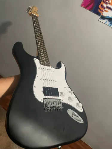SQUIER STRATOCASTER BY FENDER HSS - TIMBRE INCRÍVEL E PRONTA PARA TOCAR! 