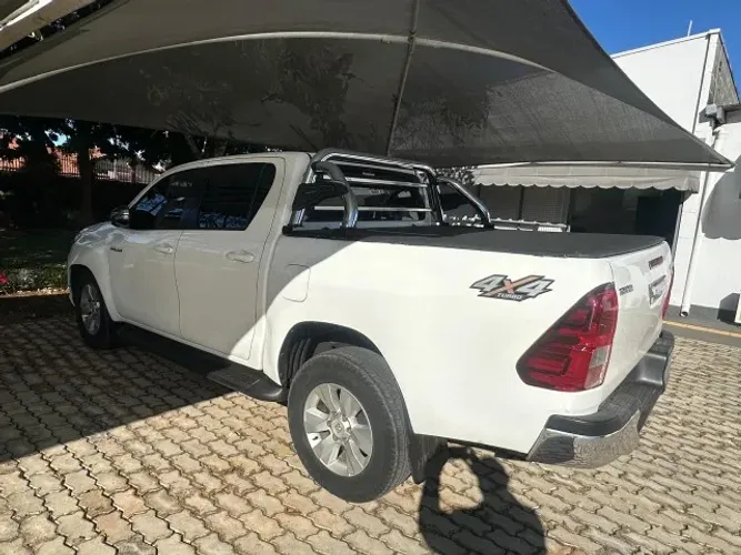 Toyota Hilux CD SRV 4X4 2.8 TDI Diesel Aut. 2016