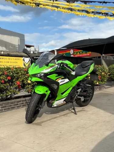 Kawasaki Ninja 500 SE 2025