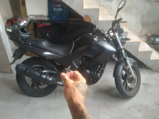 Fazer 250 2008 preta fosco tudo ok pneus novo