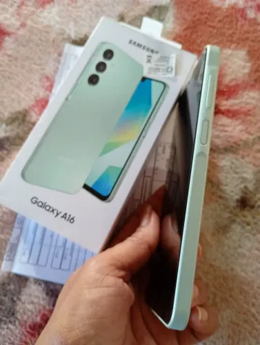 Vendo celular Samsung a16,semi novo,sem marcas, carregador,e nota fiscal