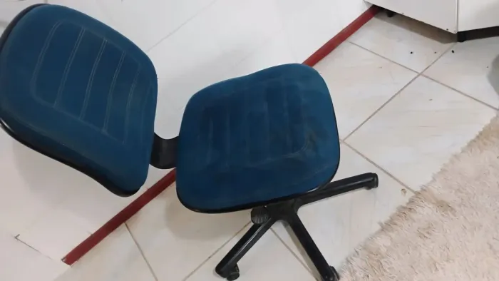 Cadeira de escritório antiga
