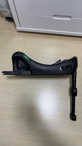Bebê conforto Gemm Cinza (0 - 13kg) e Base ISOFIX i-snug2 Marca JOIE
