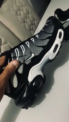 tênis nike air max plus tn preto 39 40