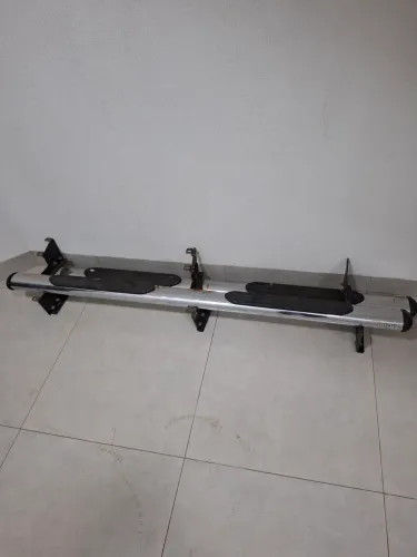Vendo estribo hilux 600$ serve em vários anos.
