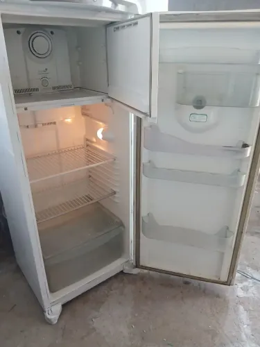 GELADEIRA FRÓESFRE COM GARANTIA E ENTREGAR