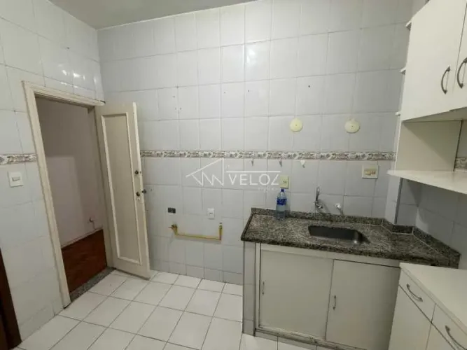 Apartamento : / Residencial / Laranjeiras