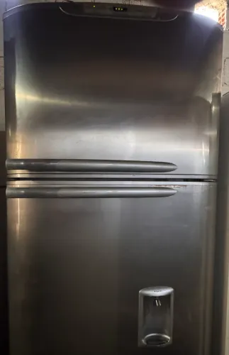 Geladeira inox usada grande funcionando normalmente
